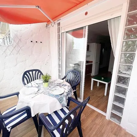 Happy Days, Central, Nice Terrace, Fast Internet *